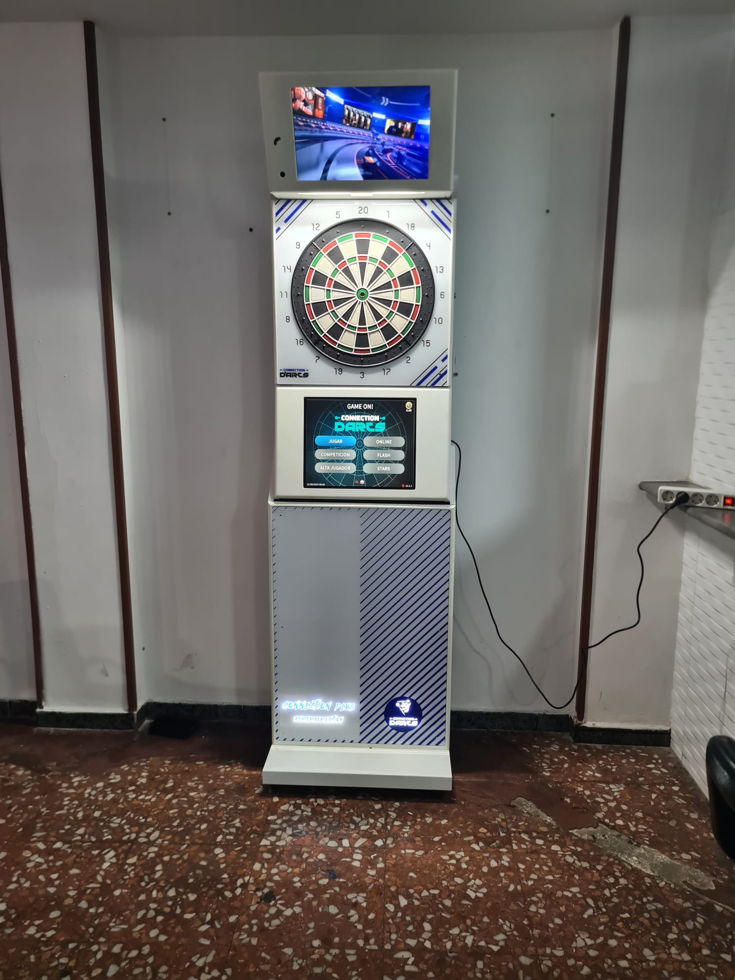 Asesoramiento gratuito para el alquiler de máquinas recreativas, incluyendo presupuesto e instalación de futbolines para eventos en Dénia y Villena